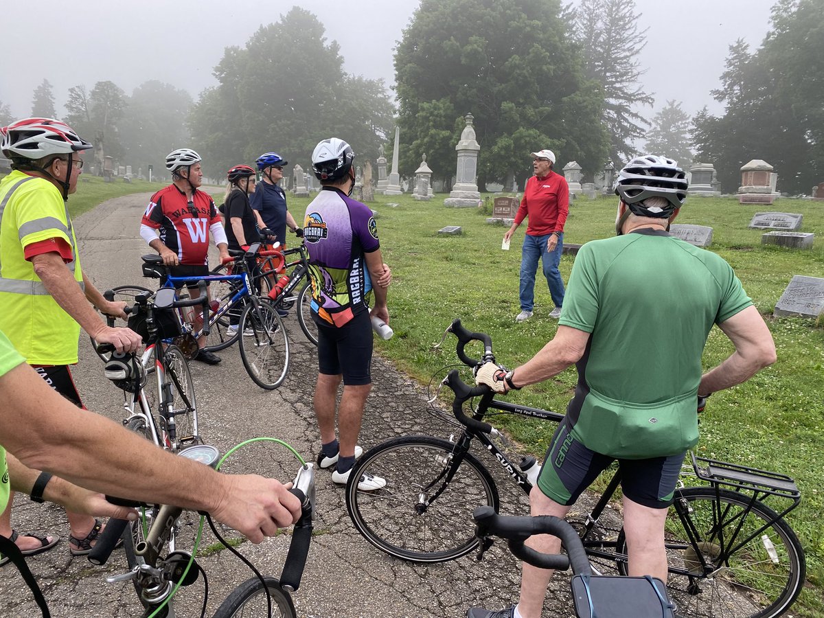 AA2DOS's tweet image. Great day for the @WabashCollege #BigBash bike ride! Thanks to Gary Ross for leading the ride &amp;amp; Professor Tobey Herzog for talking to the group about the legend of Ralph Lee Wilson. #DidWabashWin 🔴⚪️ 🚲