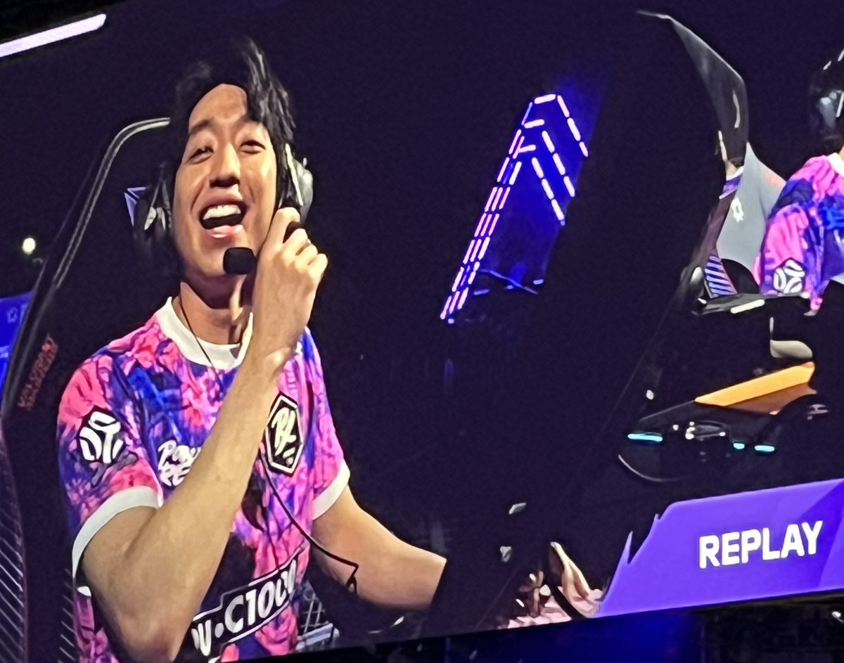 haiisae's tweet photo. seeing him absolutely dominate the server, on MY MAIN AGENT??? 

couldn't script a better first live Valorant experience  😭😭😭 https://t.co/blSTkH2A53