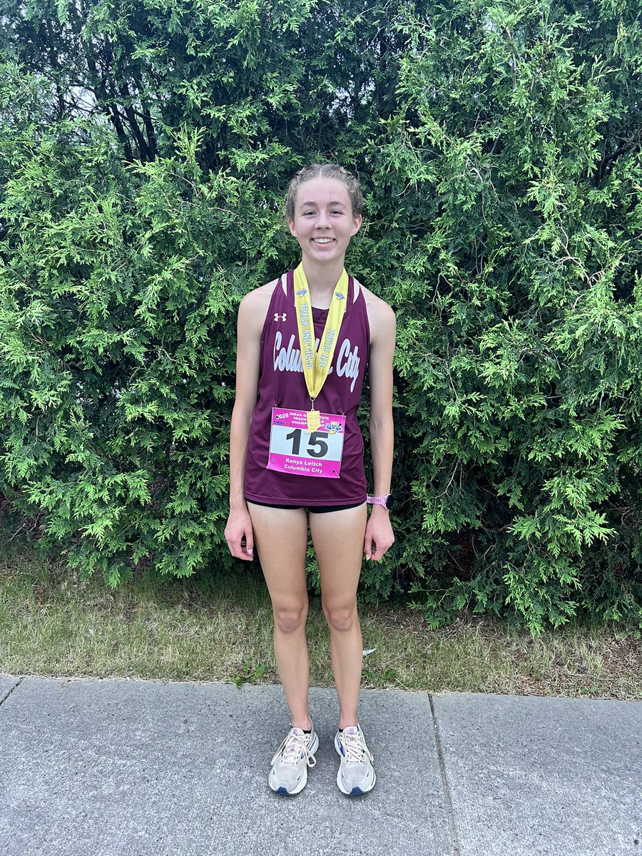 Kenya Leitch finishes off her sophomore campaign by finishing 4th place at the IHSAA State Track Meet…just 2 seconds away from the state title.  Incredible day for our Lady Eagles!