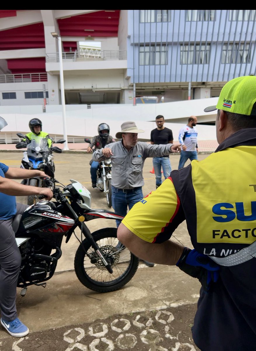 Esta semana tuve la oportunidad de certificarme con el instructor de la FIM, Raúl Toledo 🇬🇹, en un curso invaluable facilitado por la Federación de Motociclismo Costarricense y con el apoyo de Suzuki. Agradecida con todo lo que recibo y lo que está por venir. 🫶🏼🚦#MotoresDeCambio
