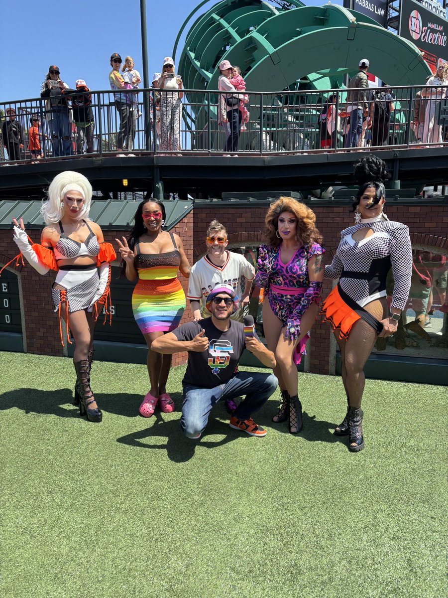 SportsAnthony's tweet photo. .@OracleParkSF and the @SFGiants are for EVERYONE. It is a place of inclusivity. If you are a member of the LGBTQ+ community, you are welcome. If you are an ally of that community, you are welcome. There is only one group of people we dislike: Dodgers fans. 🌈 https://t.co/0WhiBC4Z5W