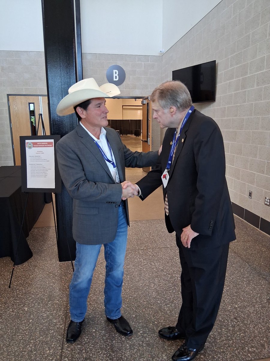 SenatorBirdwell's tweet image. Continued my Saturday in Waco by joining the Texas Ranger Assoc. Foundation for their annual reunion dinner. Great to see former Chief of the Rangers Kirby Dendy. Also got to see former Ranger and now Sheriff of Llano County, Marquis Cantu. The Ranger Foundation does great work…