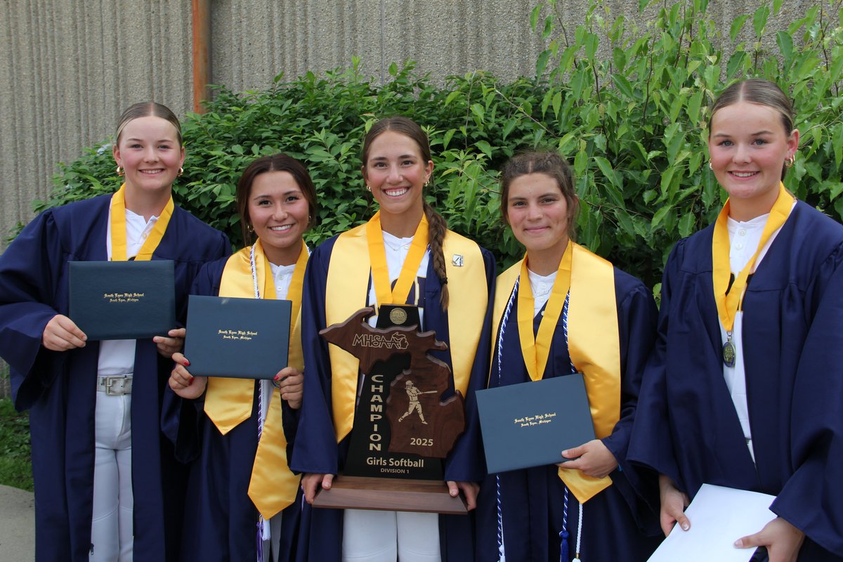 SouthLyonHS's tweet image. Graduation with trophies--it's a South Lyon Tradition! Congratulations to our softball seniors, who brought the Regional title trophy and Courtney Putnam who came with the Lacrosse State Championship trophy!