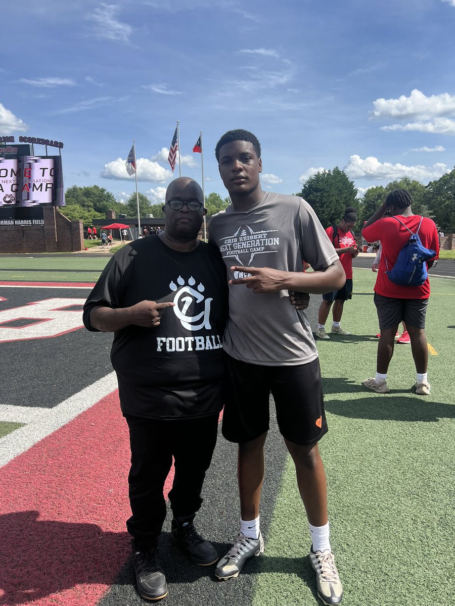Tyson Williams (@tysonl99) on Twitter photo Great talk today with <a href="/HawkMgmt/">Coach Chris Hawk</a> at <a href="/CoachReisert/">Cris Reisert</a> mega camp <a href="/_dmanning99/">Donavan Manning</a> @GIdLionFootball <a href="/CoachDRedd/">Devin Redd</a> <a href="/pepman704/">Matt Morrow</a> <a href="/hopo125/">Tyrone Hopper (Recruiting Coach)</a> <a href="/Coach_Bark/">Coach Barkley</a> Great talk today with <a href="/HawkMgmt/">Coach Chris Hawk</a> at <a href="/CoachReisert/">Cris Reisert</a> mega camp <a href="/_dmanning99/">Donavan Manning</a> @GIdLionFootball <a href="/CoachDRedd/">Devin Redd</a> <a href="/pepman704/">Matt Morrow</a> <a href="/hopo125/">Tyrone Hopper (Recruiting Coach)</a> <a href="/Coach_Bark/">Coach Barkley</a>