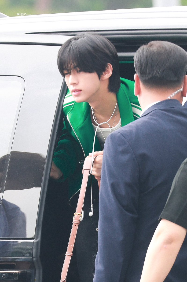 𝘀𝗶𝗴𝗻 tweet media