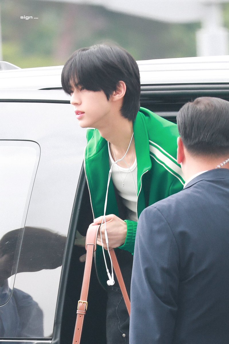 𝘀𝗶𝗴𝗻 tweet media