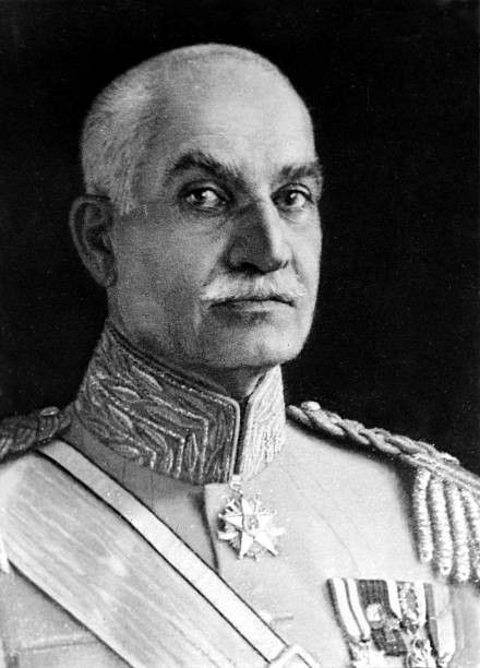 GavedShah's tweet photo. اگه الان #رضاشاه_بزرگ رو ببینی 
دوست داری چی بهش بگی؟؟؟ https://t.co/RbVLHeId88