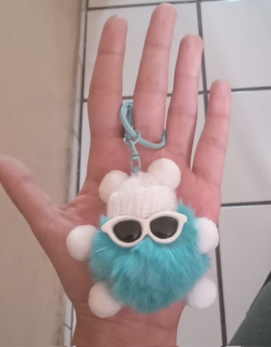 witchesdiaries's tweet photo. encontré a mi yo en forma de llavero https://t.co/MqtEb3TSII