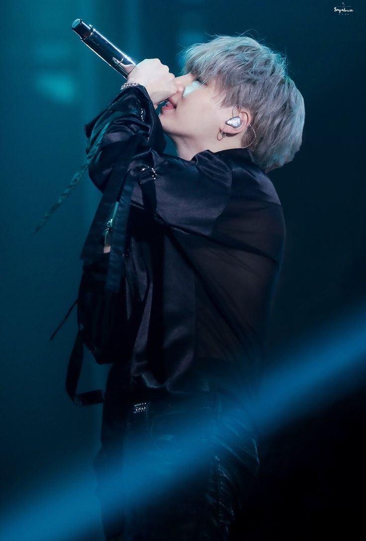 DBOY_SG's tweet photo. D-13 오늘도 방탄 방탄 방방탄 💜

#BTS #방탄소년단 #SUGA #슈가 #윤기 #AgustD #ARTIST #Prod_SUGA https://t.co/jbCzmwajep