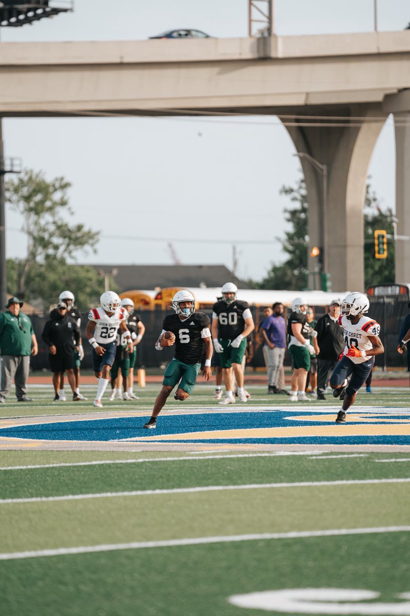 A_shaw4's tweet image. Beyond excited to say that I will be in my dream school football camp tomorrow.