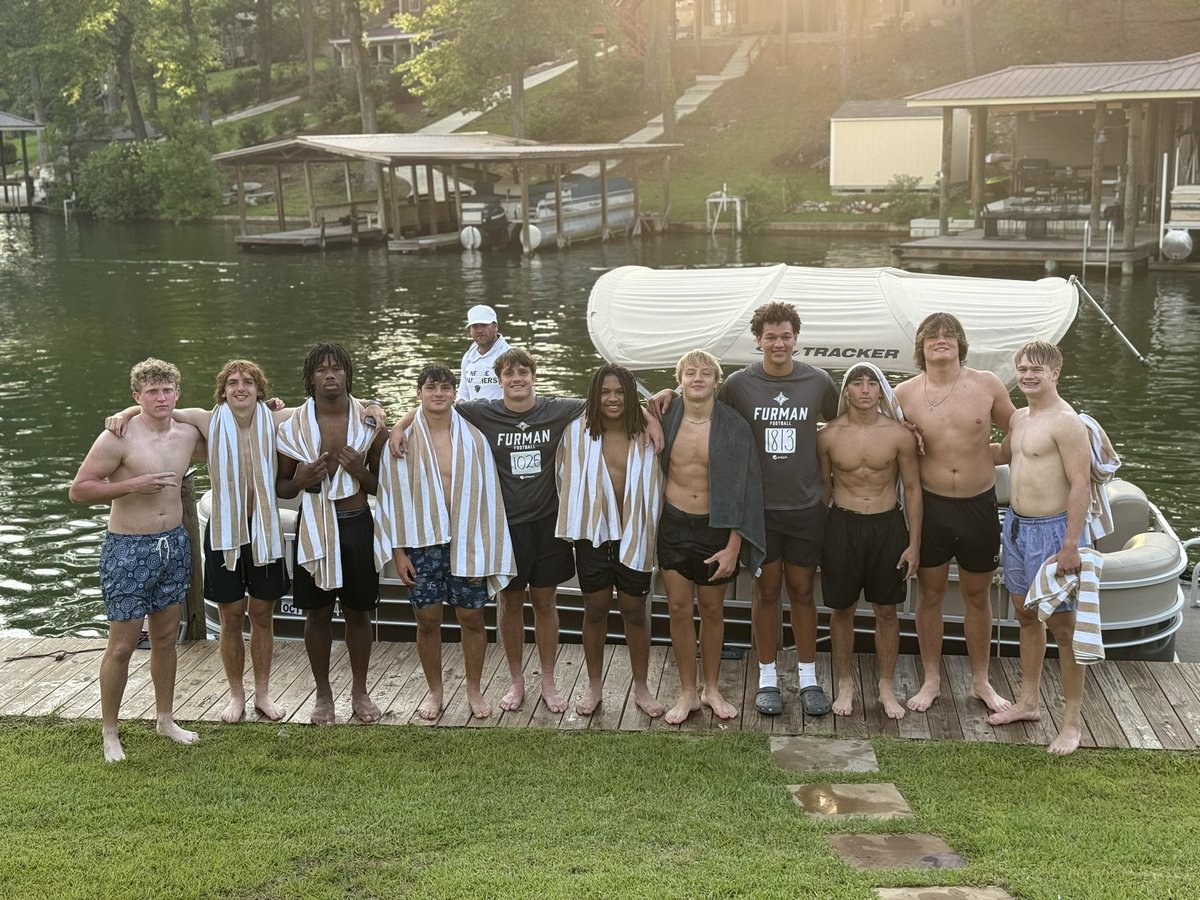 DayOnetoD1's tweet image. After Great Camp @PaladinFootball the squad took the boat up the Lake Martin for some team time! @AuburnFootball camp tomorrow looking for to see @chadlunsford and @B_Aigamaua