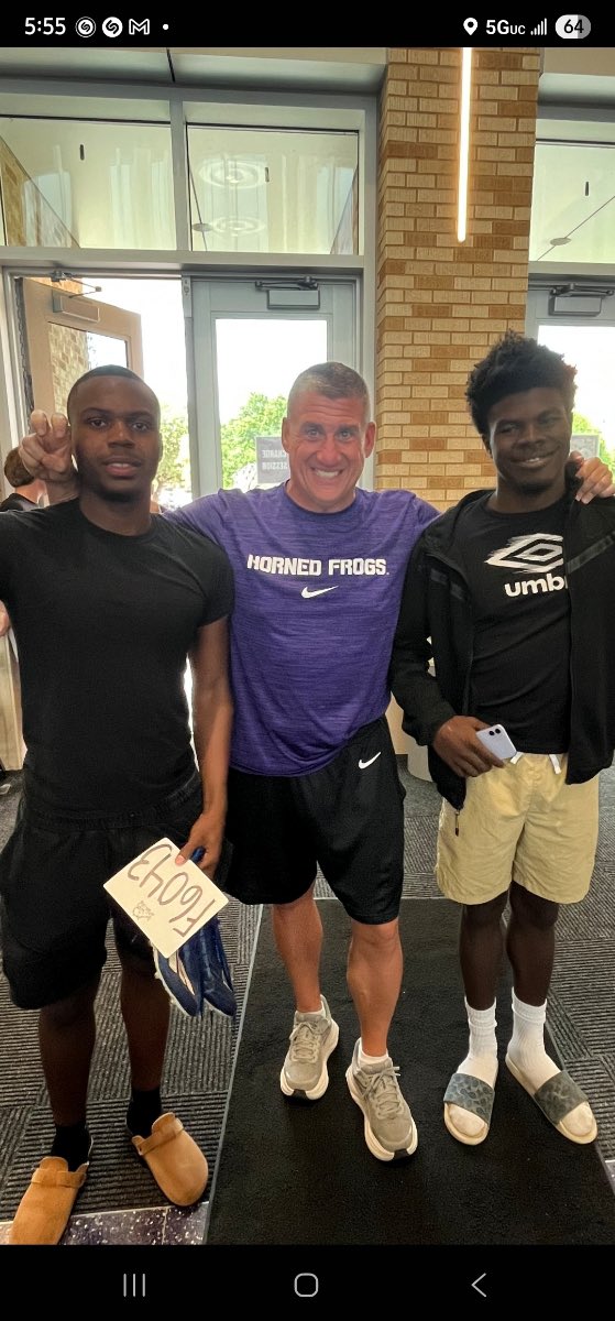 RickeonW's tweet photo. Tcu mega camp!! Got some work in with @JaheimCummings5 and @bobwager31  thank you for having us coach go frogs 🐸 !!!!! https://t.co/mmCuEcouXx