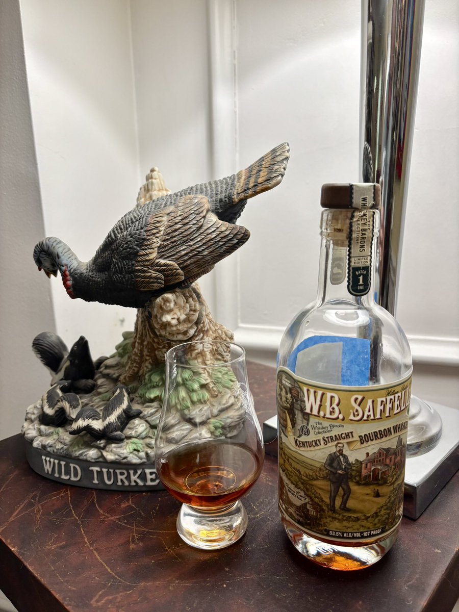Dusty 🦃 from 1986 from the decanter and the Saffel bottle is just a bottle to hold it. Cheers🥃