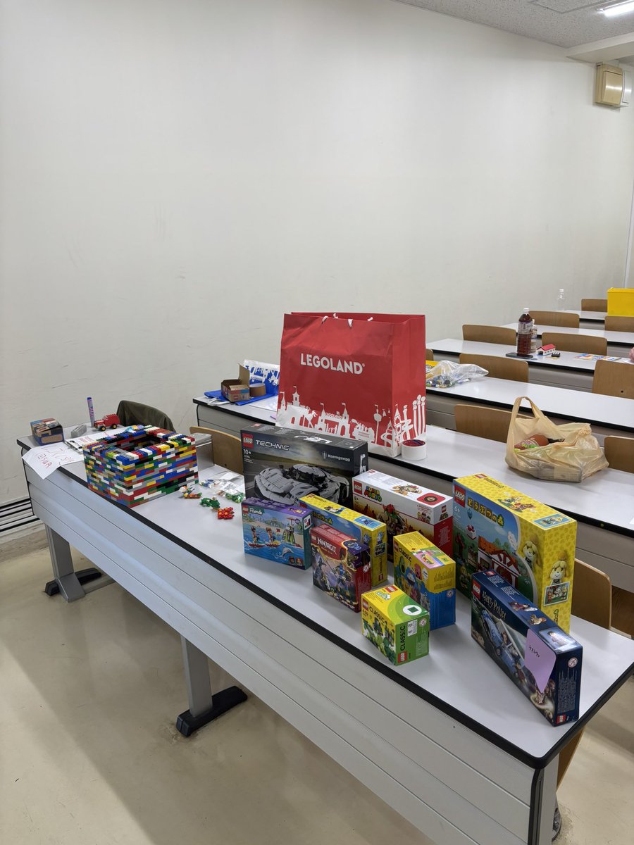 NULC_LEGO's tweet image. 名大祭最終日スタートです！！
全学教育棟S20でお待ちしてます！

#レゴ #LEGO #名大レゴ部 #名古屋大学
#名古屋 #名大祭 #名大祭2025
