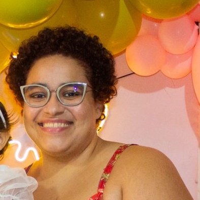 Nora con lentes 💚 | Yo con lentes ✨

No olviden ver #NuestrosTiempos a partir del 11 de junio en Netflix!! Va a estar buenísimo 🤎🕰

LUCERO EN NETFLIX