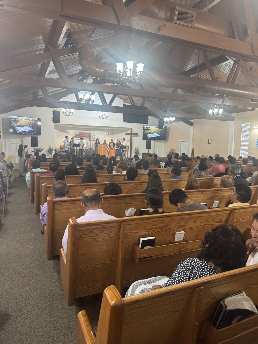 edwardsmithch's tweet photo. Por predicar en la Iglesia de Backerfield, CA https://t.co/fiDckaxxl1