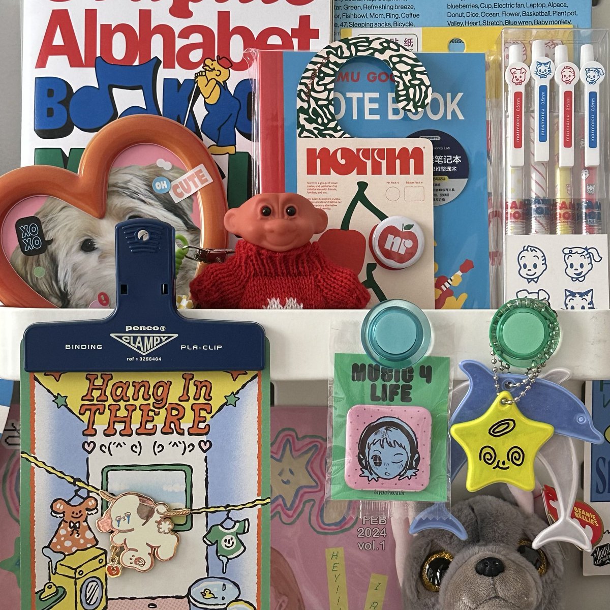 offluffeish's tweet image. desk reset 🌠