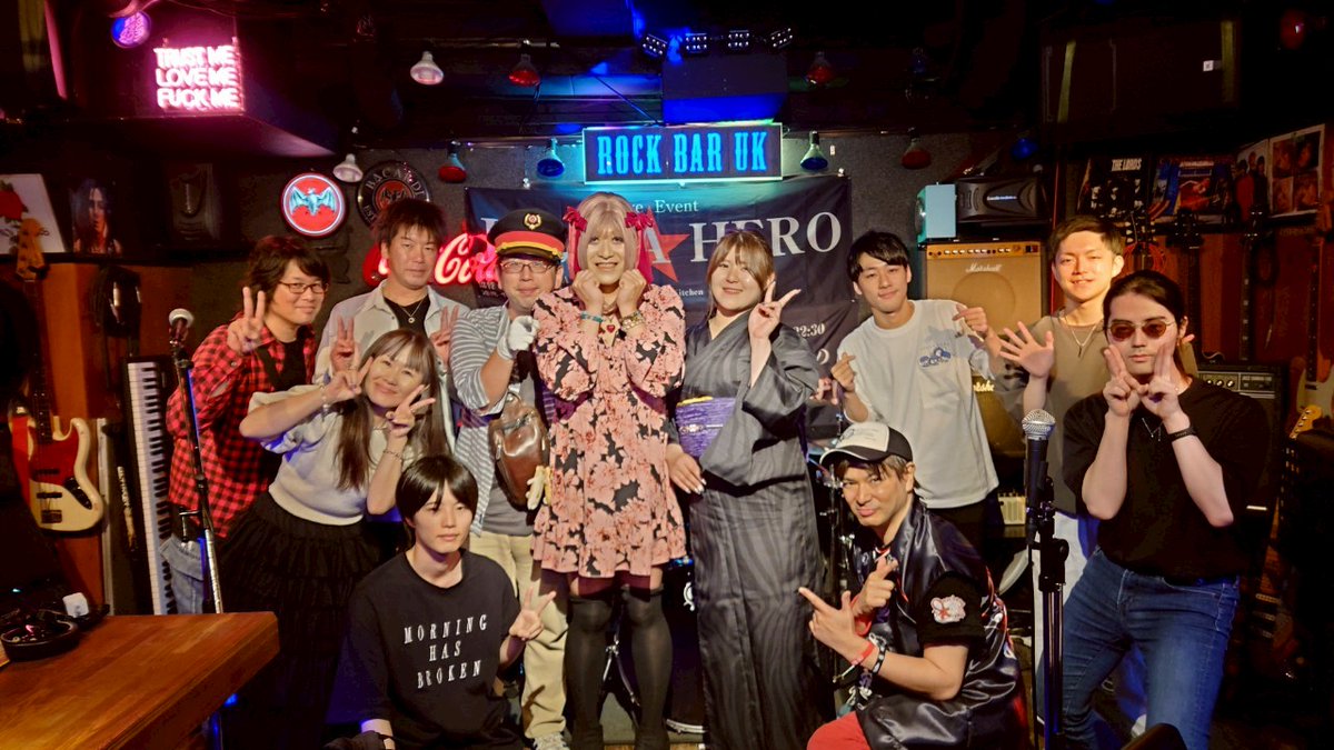 O_JAH_HiSA's tweet photo. 昨夜は JUST A HERO Vol67
in ROCK BAR UK ご来場ありがとうございました🙇♂️
上手い、カッコいい、面白いと色んなタイプの演者さんで盛り上がりました✨️
#MCOnochang
#くるみぷろじぇくと
#fluーwa
#OFFTONE
♦次回J.A.H.はROCK BAR UK様にて7/6(日)〜七夕LIVE〜です!
宜しくお願い致します🙇♂️ https://t.co/zuLSmCPA34