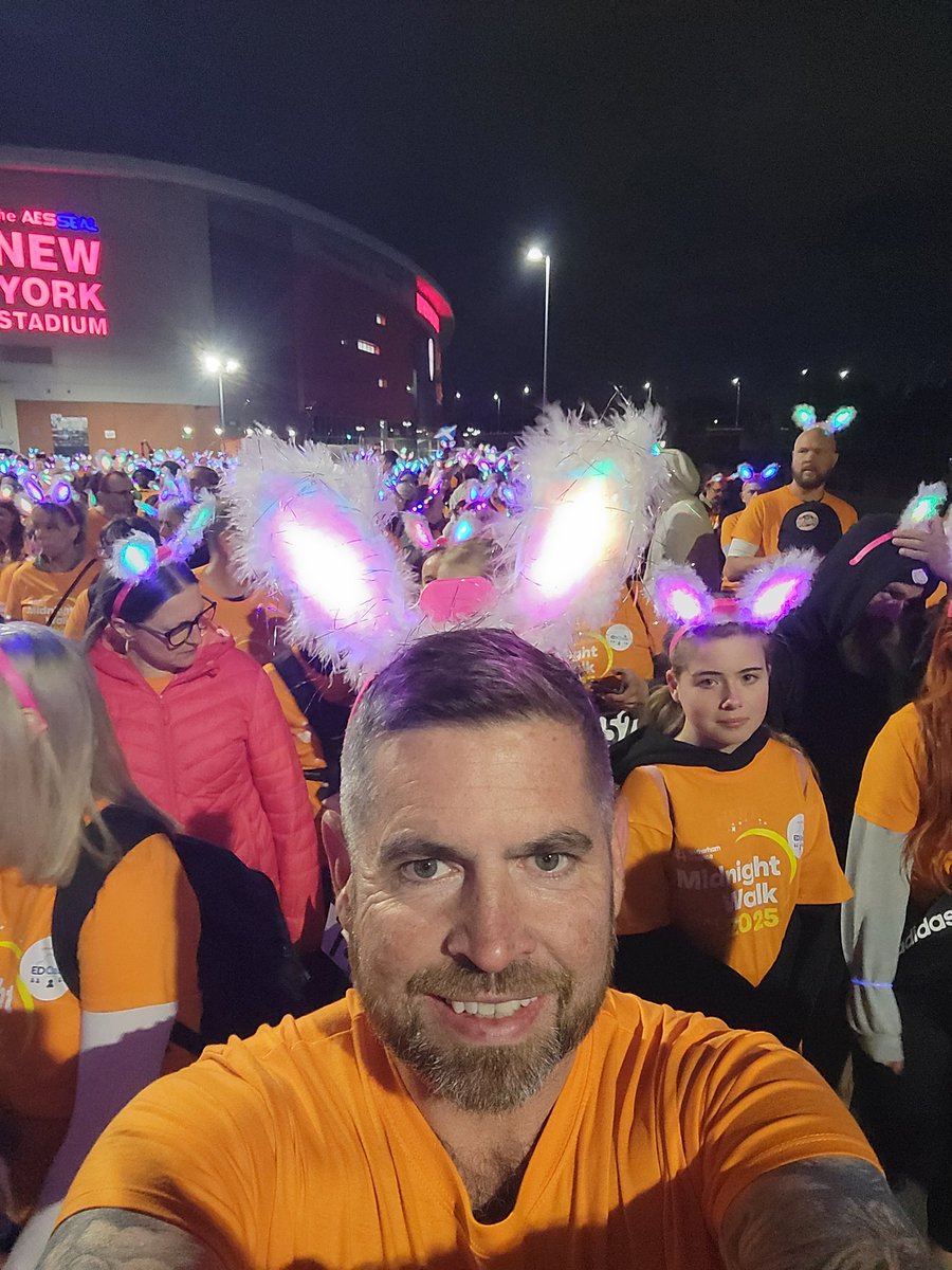 kevjohnson77's tweet image. What an absolutely brilliant event that not only raises amazing amounts of money for the @RotherHosp but also brings a town together! Over 1000 people and 50 dogs and what a sight it was, well done to all who did it x #midnightwalk