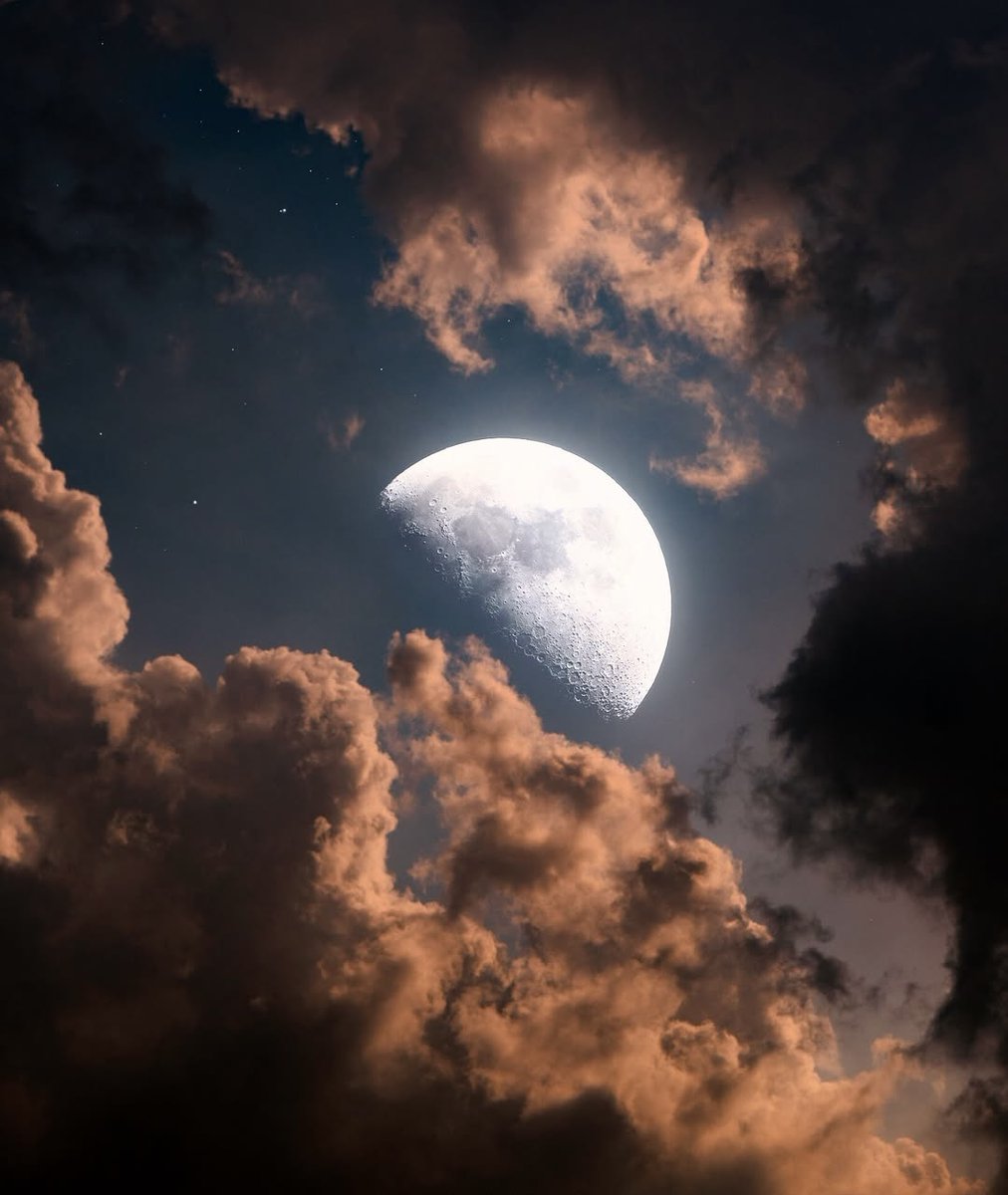 moonloverxjpg's tweet photo. amante de la luna https://t.co/2Ka56Akk5Y