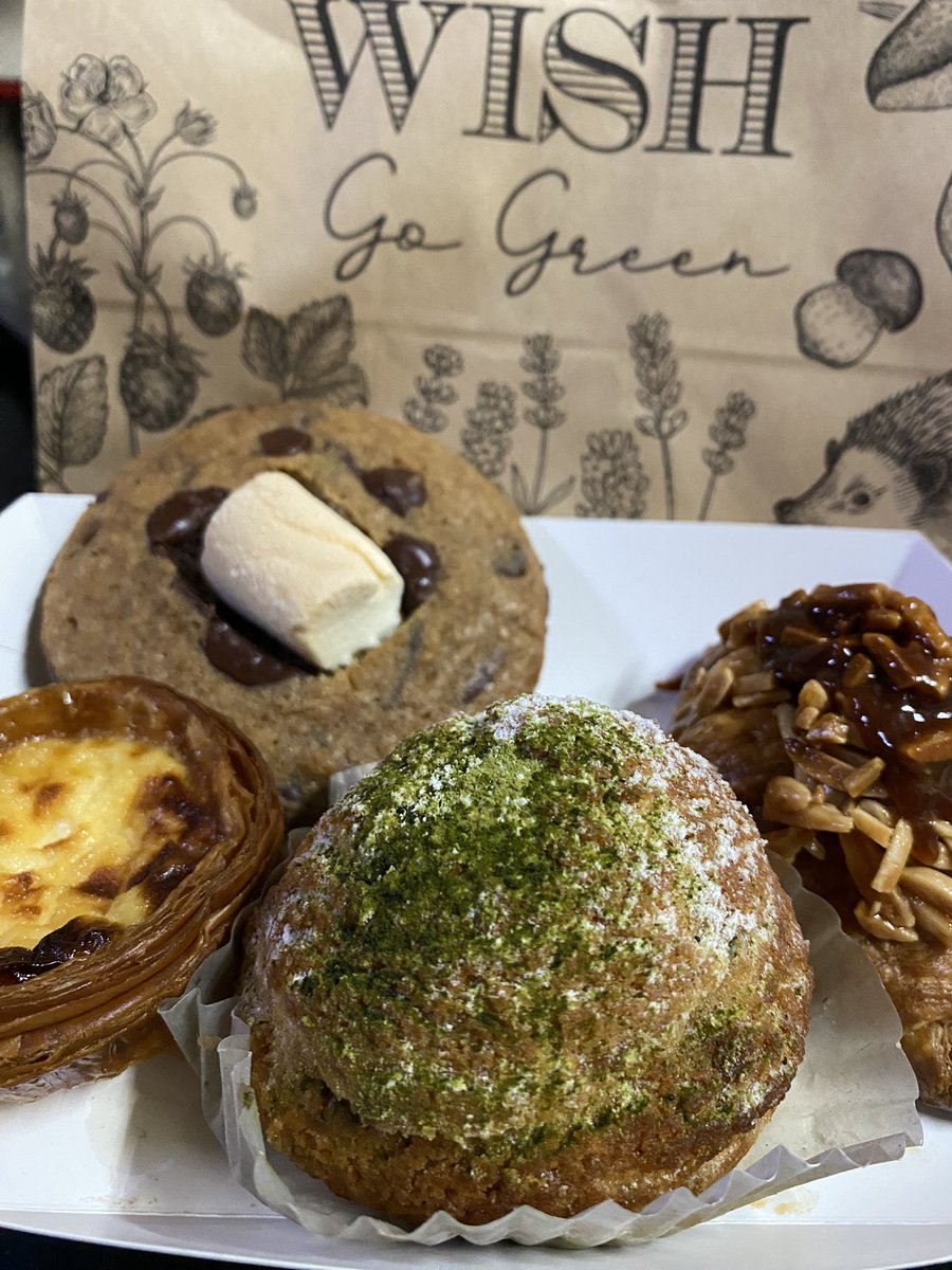 ใครไปเดินแถวบรรทัดทองอยากให้ลองร้านนี้ อบหน้าร้าน ราคาถูกมาก ชิ้นละ35 (3ชิ้น100) ส่วนครัวซองส์55 (2ชิ้น100) …ราคาอยากให้อยู่ยาวๆ