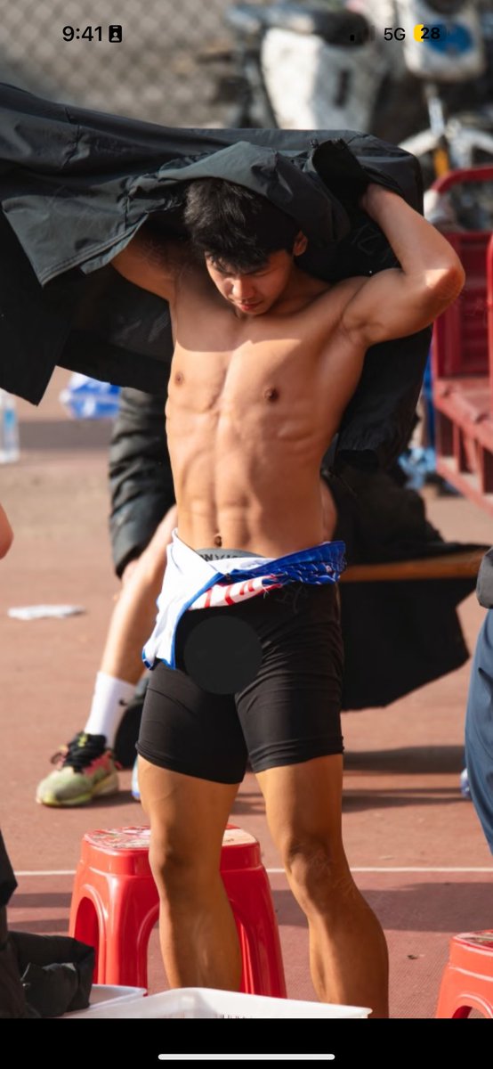 😄🤭Do you wanna smell him？
Retweet and like to see more
<a href="/Torontocumcont1/">EdgeHK🇭🇰</a>