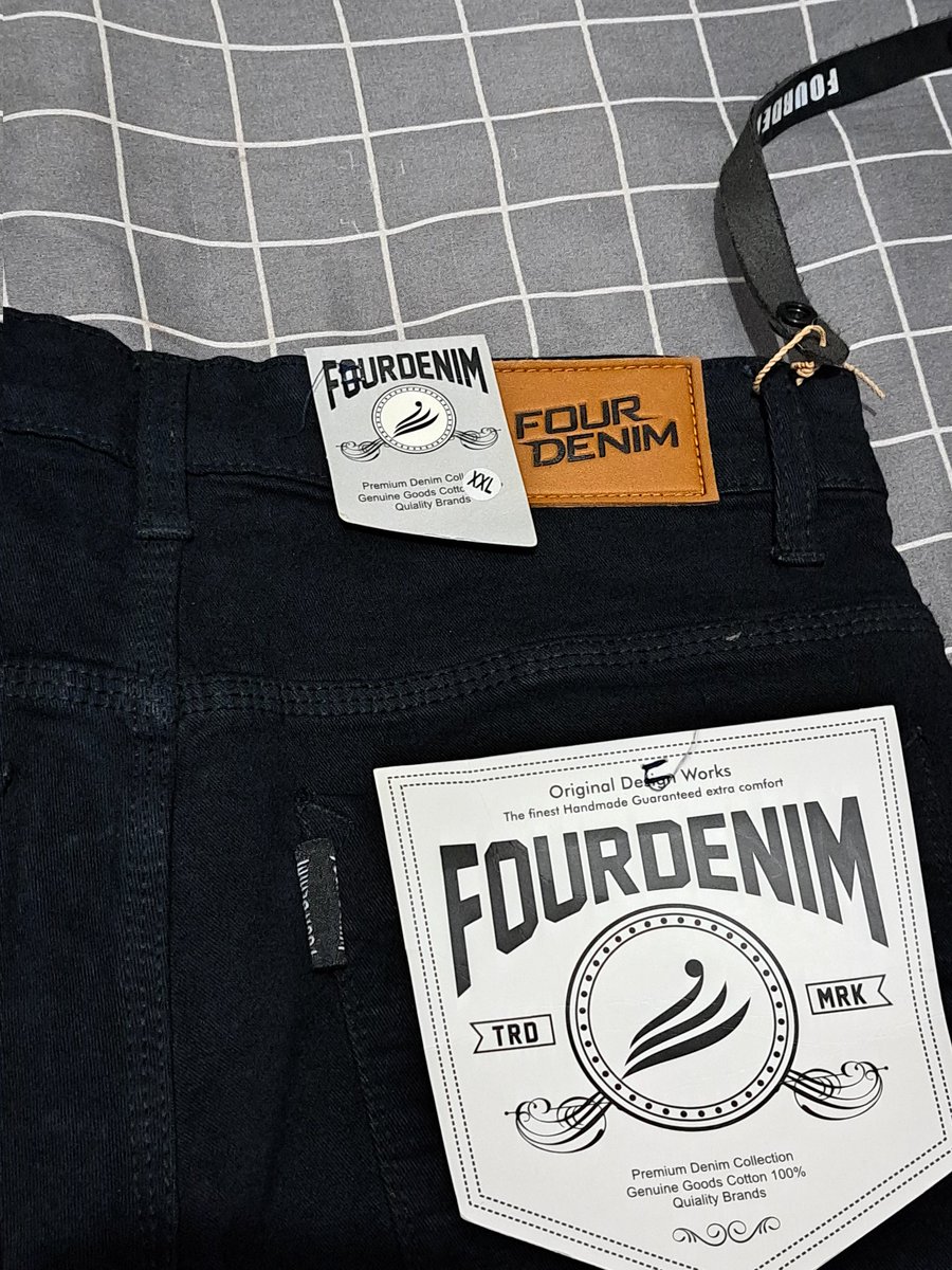 twinkledly's tweet photo. Jeans hitam pekat
masih baruu, no minuss

Panjang: 102
Lebar: 38
💸 50k 

(toleransi ukuran 2-3cm ya, bisa dm untuk tanya tanya dulu) https://t.co/D9pKXSlf2S