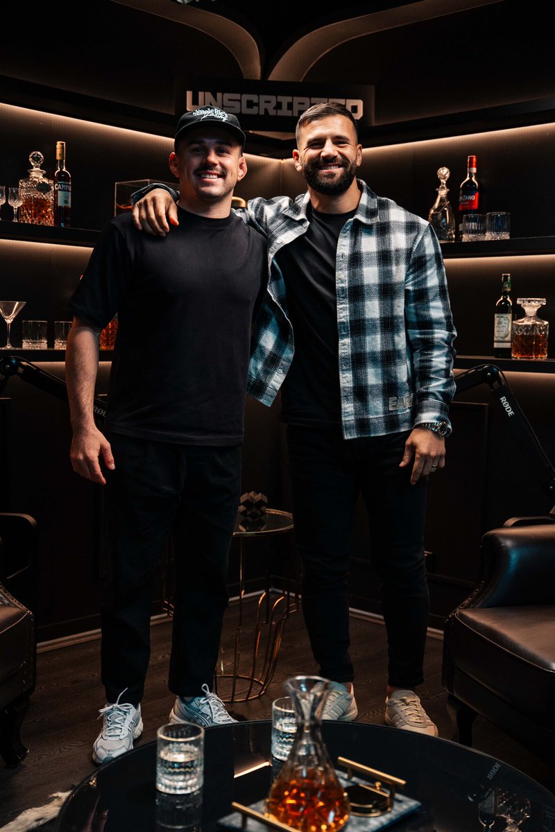 ShowUnscripted's tweet photo. EP. 1 of UNSCRIPTED featuring Reed Mahoney 🎙️

Chatting all things footy, why the @nrl_bulldogs can win the premiership and setting the record straight on his future.  

Catch the full episode on YouTube & Spotify dropping Monday 6pm and don’t forget to subscribe❗️#nrl #rugbyleague