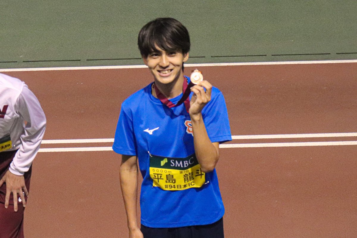 日体大　陸上 Gs4t2coagAASIdJ.jpg