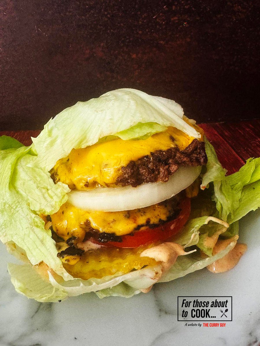 This gluten free Lettuce Wrap Burger is amazing and so easy to make at home. RECIPE HERE 👉 buff.ly/TwX6G6U