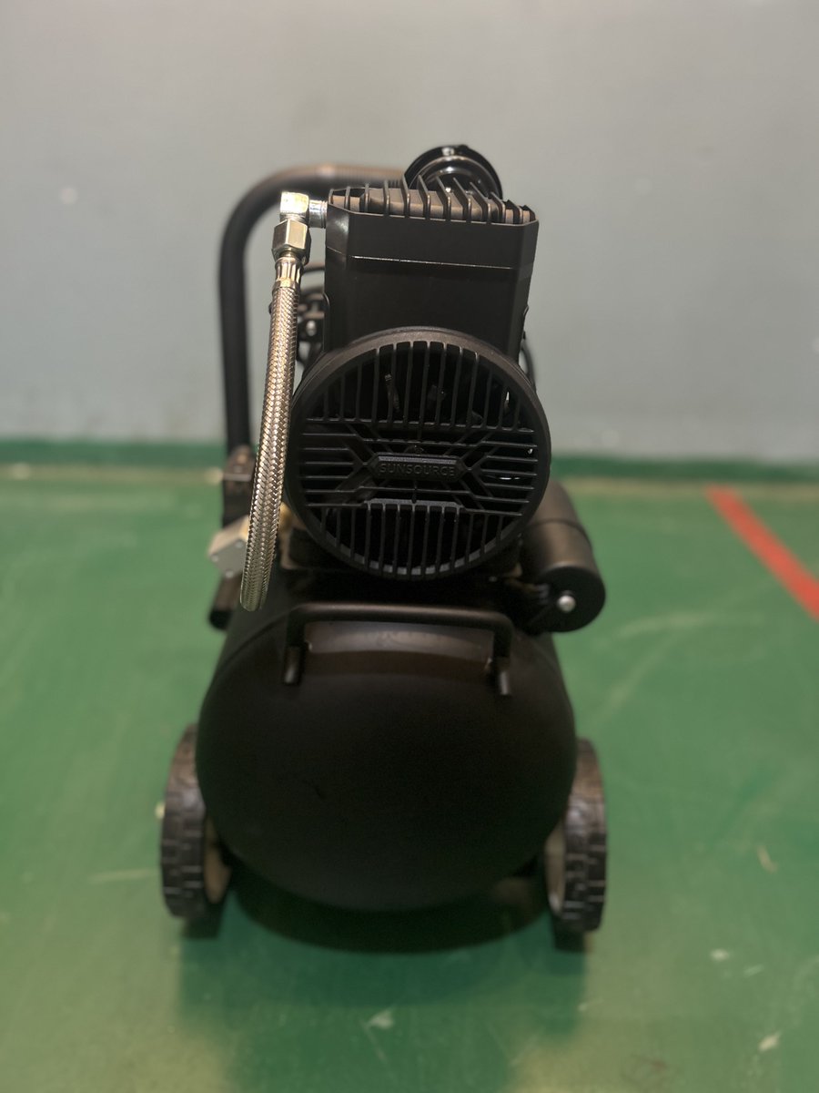 sunsourceair's tweet image. Sunsource’s new single-cylinder air compressor is light, affordable, and comes with a 750W motor and 9L tank — great for simple jobs.
📚Official Website: sunsourceoilfree.com
📩E-mail: trade@chinafengbao.com
📲WhatsApp: wa.me/8618869099999

#aircompressor #vacuumpump