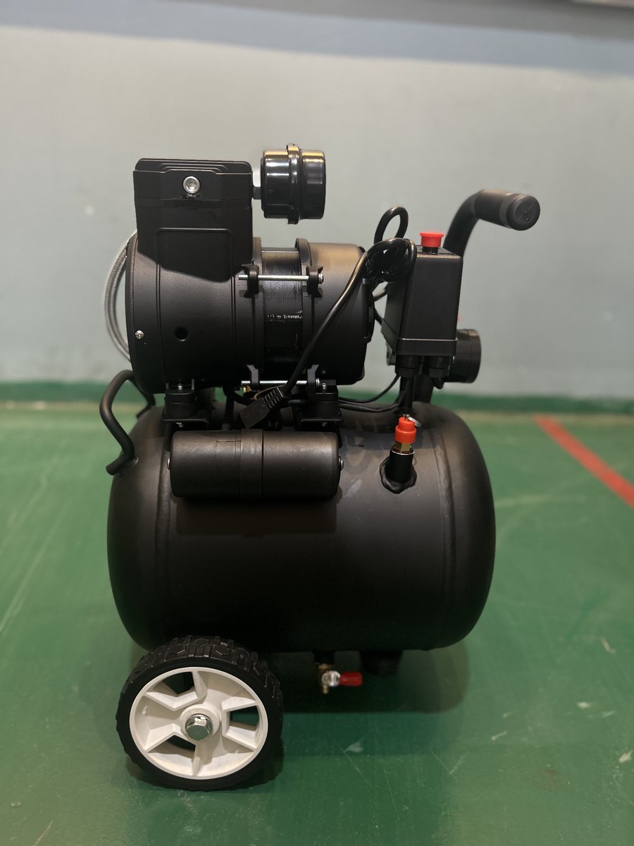 sunsourceair's tweet image. Sunsource’s new single-cylinder air compressor is light, affordable, and comes with a 750W motor and 9L tank — great for simple jobs.
📚Official Website: sunsourceoilfree.com
📩E-mail: trade@chinafengbao.com
📲WhatsApp: wa.me/8618869099999

#aircompressor #vacuumpump