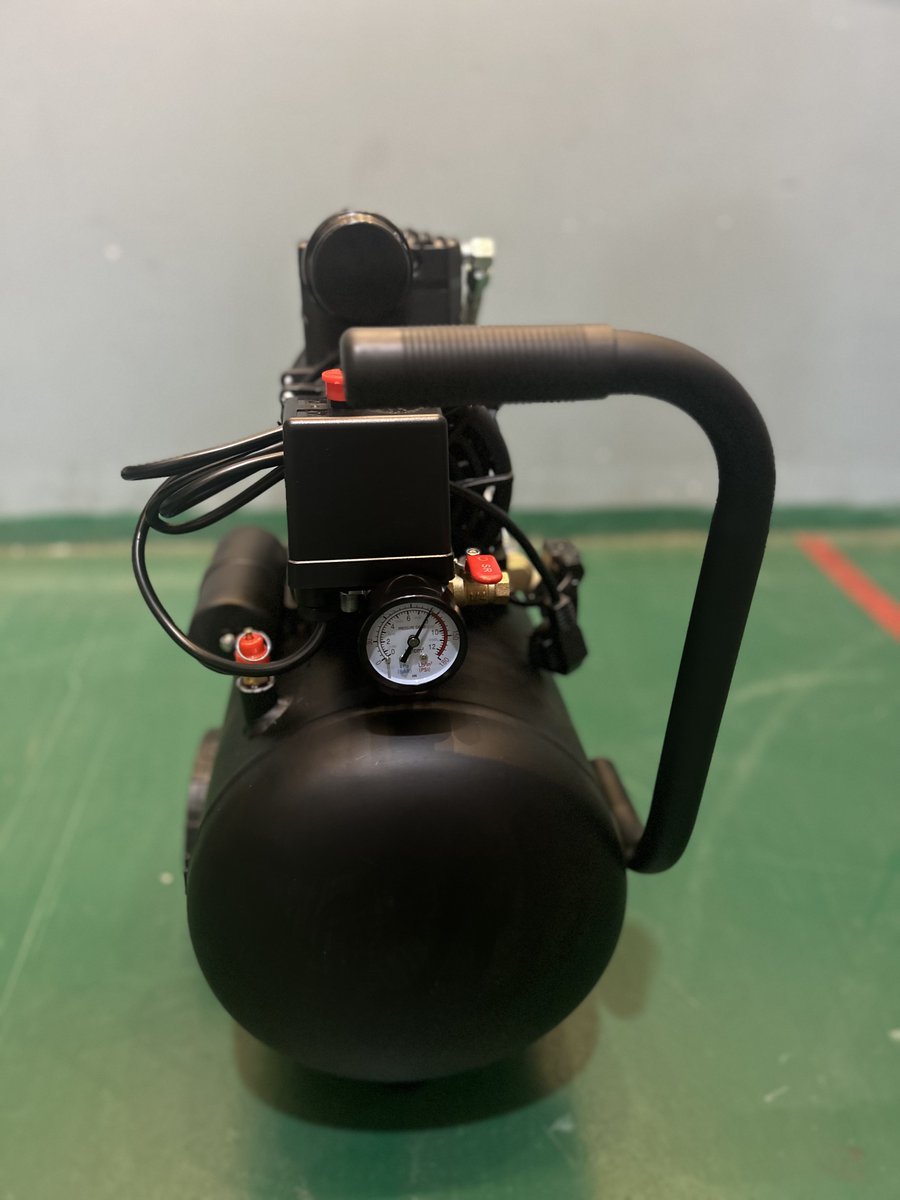 sunsourceair's tweet image. Sunsource’s new single-cylinder air compressor is light, affordable, and comes with a 750W motor and 9L tank — great for simple jobs.
📚Official Website: sunsourceoilfree.com
📩E-mail: trade@chinafengbao.com
📲WhatsApp: wa.me/8618869099999

#aircompressor #vacuumpump