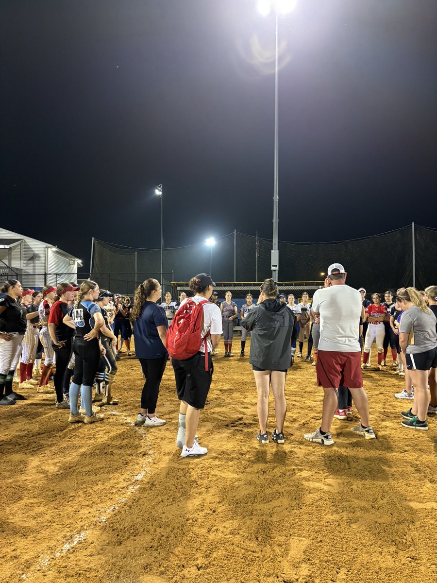 A huge THANK YOU to all the college coaches for staying late tonight at camp — your time &amp; energy never go unnoticed.

To the athletes and families who chose East Coast Camps: we’re grateful for your trust in us! 💙

🔗 eastcoastsoftballtournaments.com