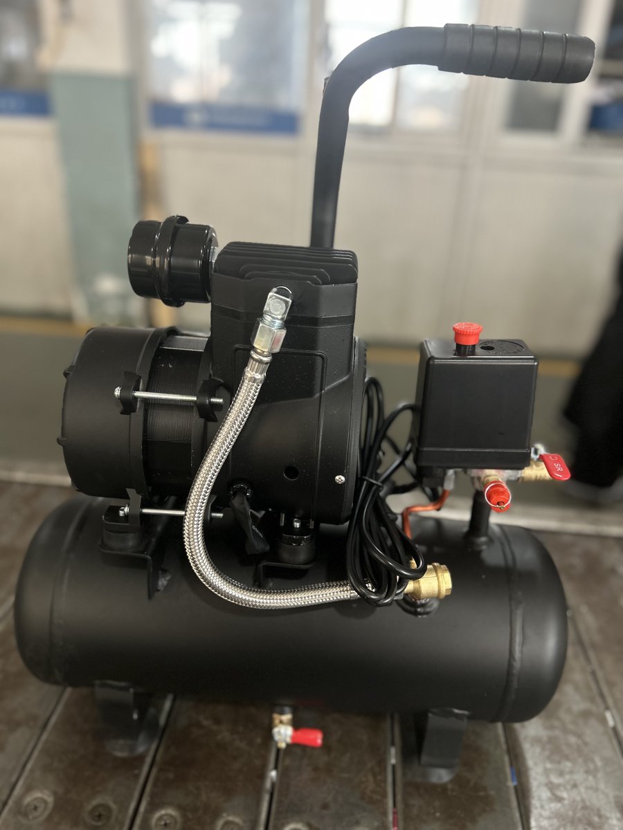 sunsourceair's tweet image. Sunsource’s new single-cylinder air compressor is light, low-cost, and comes with a 750W motor and 20L tank — perfect for home and light use
📚Web: sunsourceoilfree.com
📩E-mail: trade@chinafengbao.com
📲WhatsApp: wa.me/8618869099999

#aircompressor #vacuumpump