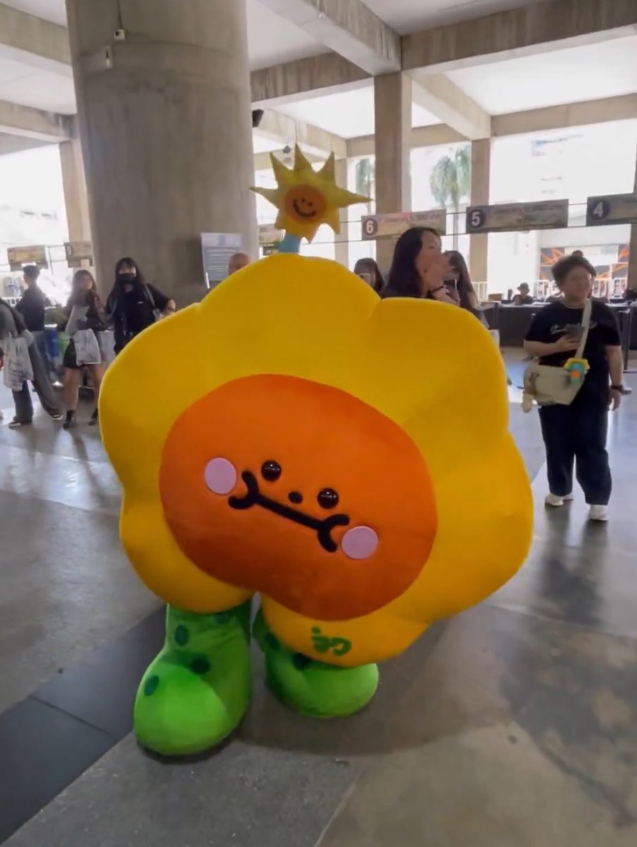 8 Morning #Jaidee   

Good morning, may your day be as bright and radiant as a field of sunflower 🌻💕🥑

#จุงดัง #joongdunk