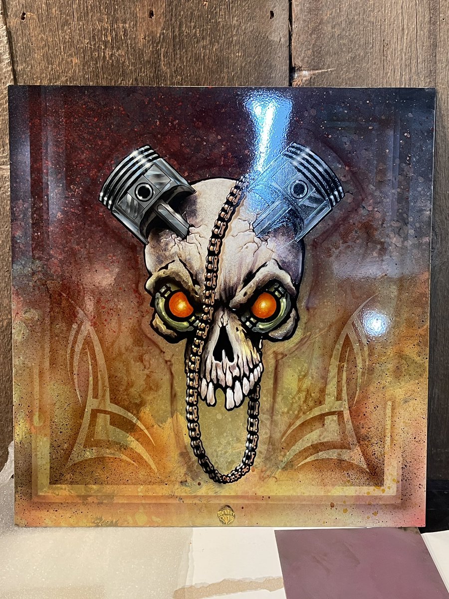 IDcrisisdesign's tweet photo. Makinโ those weekend bucks at #SteelCityHD 20th anniversary party! #IDCrisisDesign #GasTankArt #pinstripeordie #custom #kustom #macbrush #pinhead #NoBS #CustomPainter #Pinstripe #SeriousArt #Pittsburgh #spinster #powderlines https://t.co/Bc3m8w6IYB
