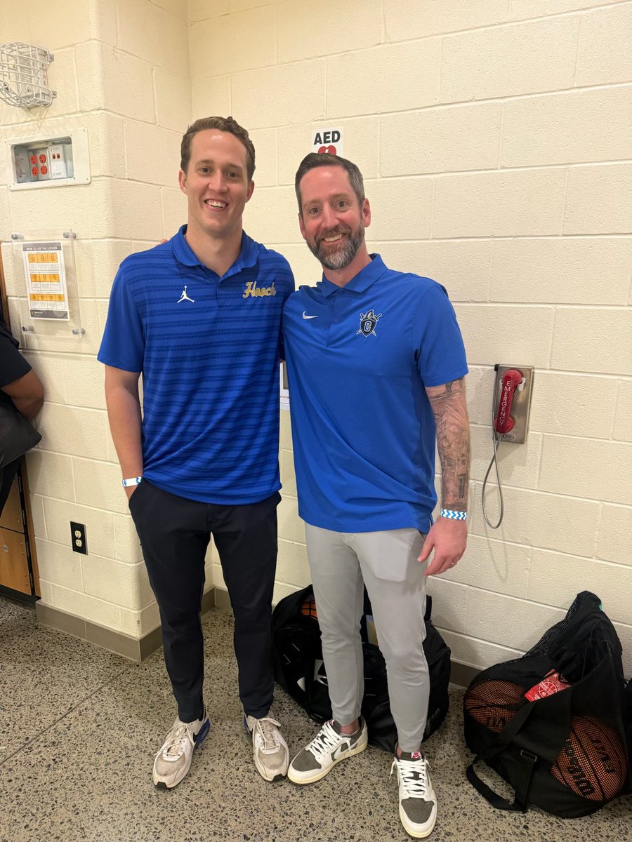 I can’t approve of that yellow…but man it was awesome watching my guy <a href="/JakeBirdsong/">Jake Birdsong</a> do his thing as a HC today at <a href="/KSUOWLSMBB/">Kennesaw State MBB</a>! Dude is a leader! <a href="/HoochHoops/">Hooch Hoops</a> is in goods hands! 

Loved the growth of our guys too! Got better and worked our tails off. Back to work 💯 

#4theC