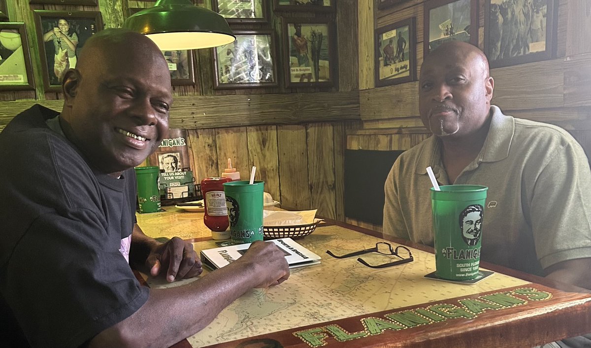 Buster Gilliss tweet media