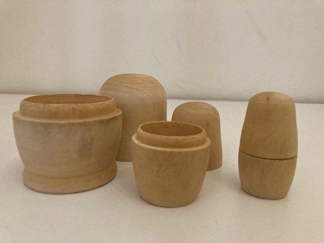 Babushka dolls are a wonderful way to engage children and families in talking about the feelings that might be underneath or how traumatic experiences can underlie behaviours.  These plain wooden ones are easy to paint and decorate as you play.  
#therapy #childdevelopment