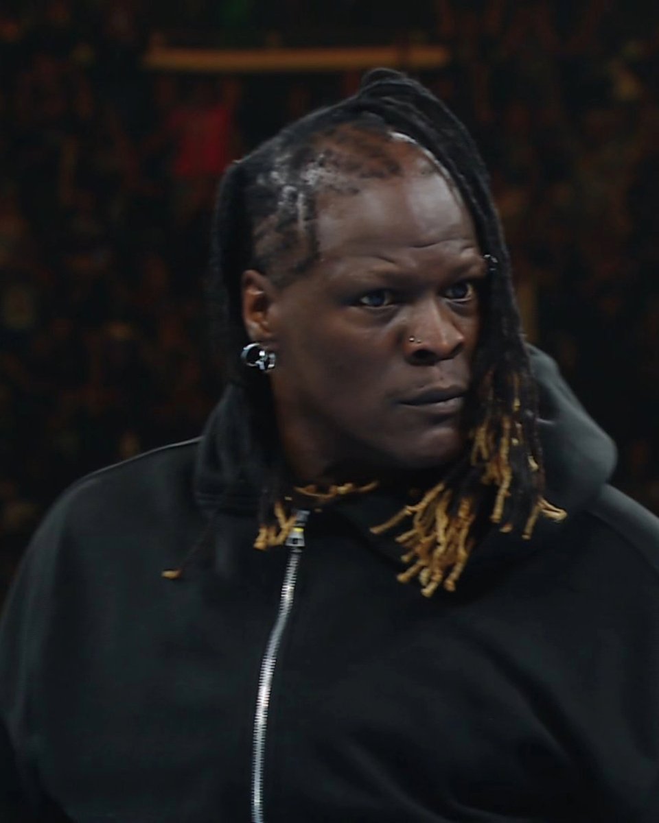 WrestlingWCC's tweet photo. R-TRUTH HAS RETURNED TO WWE 🔥 https://t.co/QPyluaMPN4