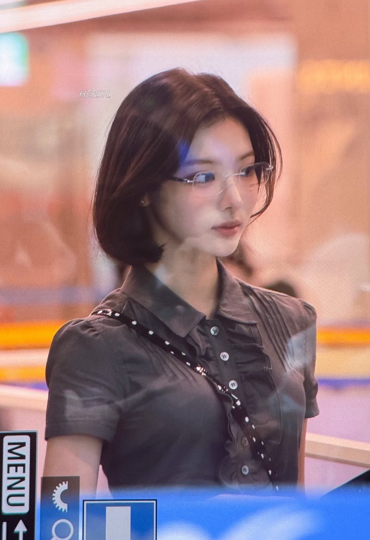OHHHH JIWOO THE GIRL THAT YOU ARE 🔥