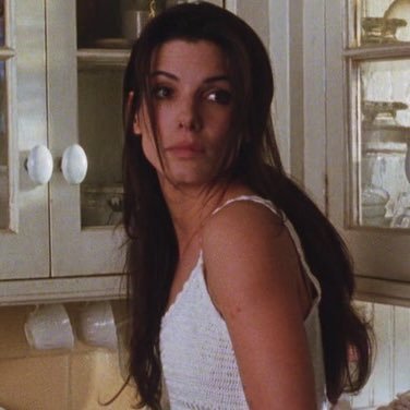 Si2ana's tweet photo. é quase um crime falar isso quando existe ESSA sandra bullock no mesmo filme https://t.co/nOCAfQaDyU