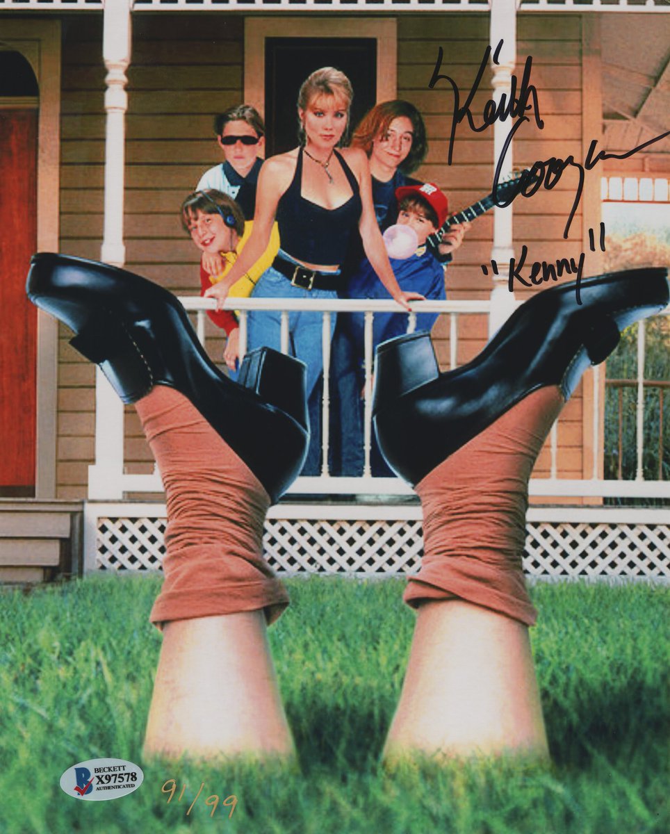 staytoonedfolks's tweet photo. “I’m right on top of that, Rose!"
“Don't Tell Mom the Babysitter’s Dead” turns 34 today!
8x10 photo from The BAM! Box signed by @keithcoogan is from our collection.
@1capplegate @davidduchovny @MrJoshCharles
#DontTellMomTheBabysittersDead #ChristinaApplegate #KeithCoogan #BAMBox https://t.co/p8PqYCB4jh