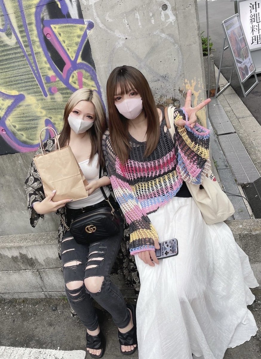 shirusupi's tweet image. 近畿レプ行ってきました♪
悩みに悩んで……
気付いたら、紙袋を持っていました😂😂

#近畿レプタイルズマーケット
#近畿レプ