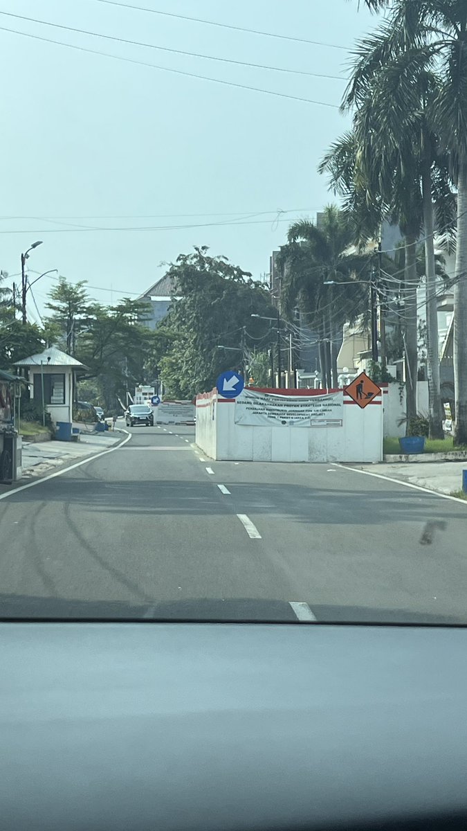 hambalah4's tweet photo. @DKIJakarta 4 galian sepanjang jalan pluit kencana raya, rt 20/ rw 6, pluit 

sepanjang jalan depan iva skin care - panin bank https://t.co/48uhfCKZeN