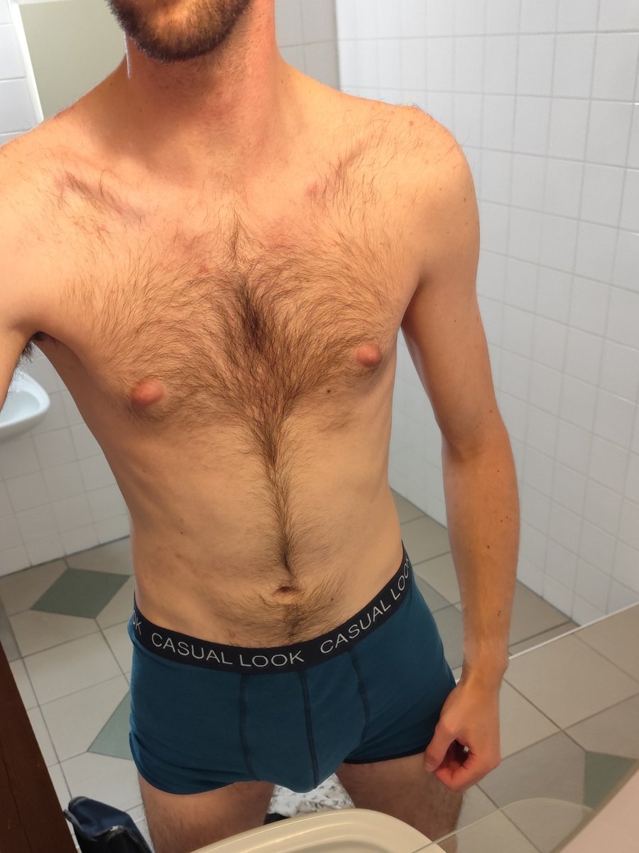 Good morning 🙃
#hairy #otter #bulge #trunks #mensunderwear #fit #gay