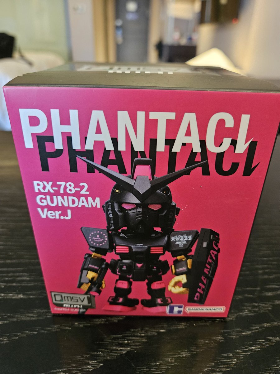 toshgosh4's tweet image. 出張先でお迎えしました。
#Qmsv -mini
#TOUMA
#PHANTACi
RX78-2 GUNDAM Ver.J
Iron Black Ver.