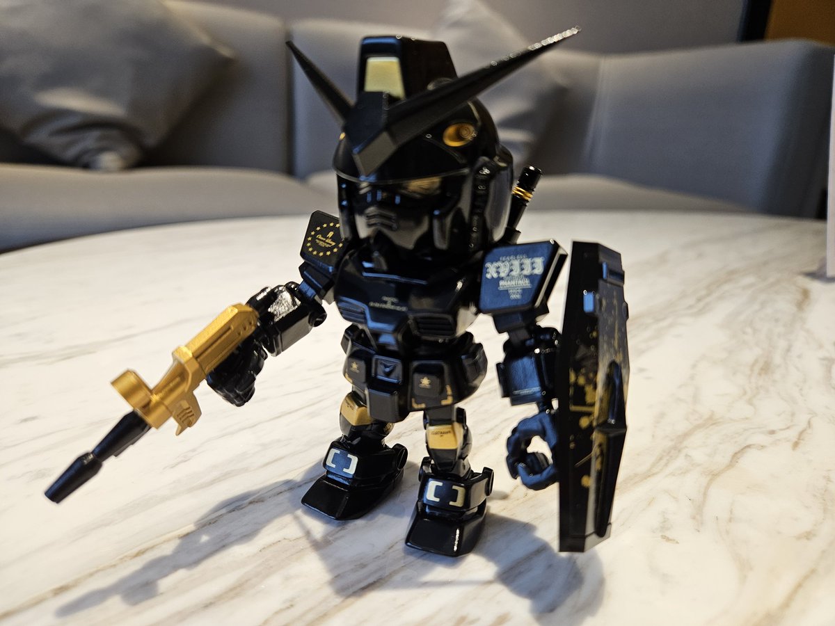 toshgosh4's tweet image. 出張先でお迎えしました。
#Qmsv -mini
#TOUMA
#PHANTACi
RX78-2 GUNDAM Ver.J
Iron Black Ver.