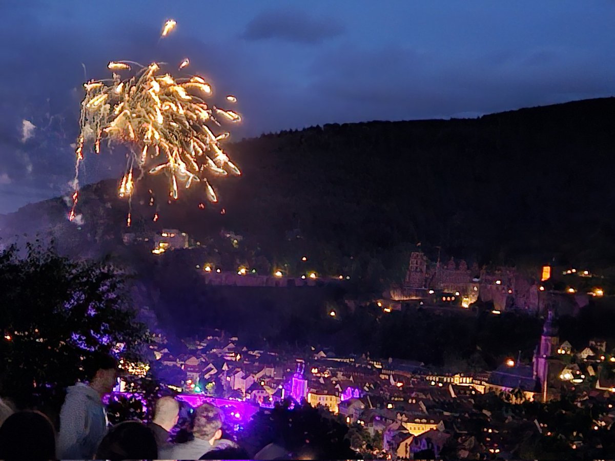 Doriana Vinci (@dorianavinci) on Twitter photo Heidelberg Castle Illumination🎆🎇
#heidelberg #fireworks #weekend #germany #Castle #picoftheday #photograghy Heidelberg Castle Illumination🎆🎇
#heidelberg #fireworks #weekend #germany #Castle #picoftheday #photograghy